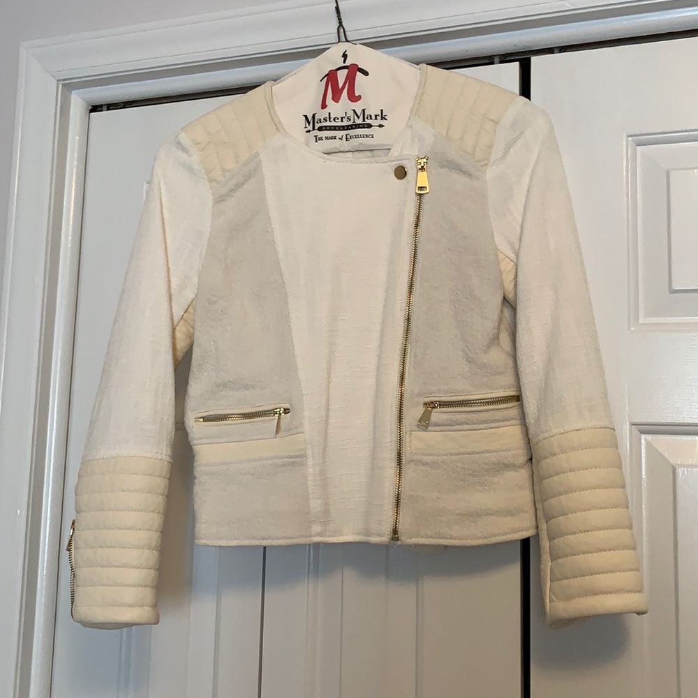 Motorcycle/linen/leather jacket!
